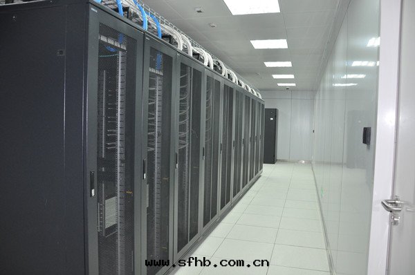 重(zhòng)慶某集团(tuán)廠(chǎng)區(qū)機(jī)房(fáng)建設