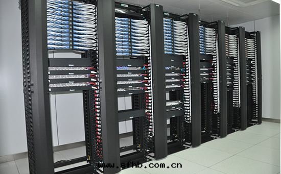 重(zhòng)慶某旅遊集团(tuán)機(jī)房(fáng)布(bù)線(xiàn)工程案(àn)例