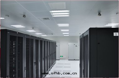 存儲大(dà)型机以(yǐ)及(jí)刀(dāo)片(piàn)服(fú)務(wù)器，冷通(tòng)道(dào)提(tí)高(gāo)制冷效率，节(jié)約電(diàn)能(néng)